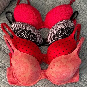 Victoria's Secret Bras (set of 4)